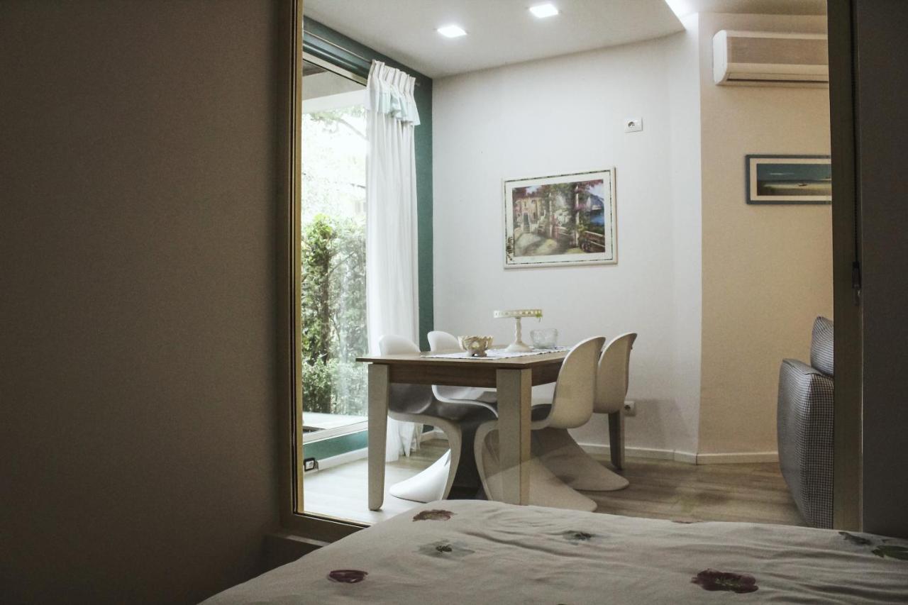 Ivy Lalzi Bay Beach House Дуррес Экстерьер фото